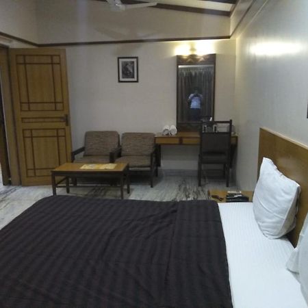 Hotel Jawahar Ulhāsnagar Dış mekan fotoğraf