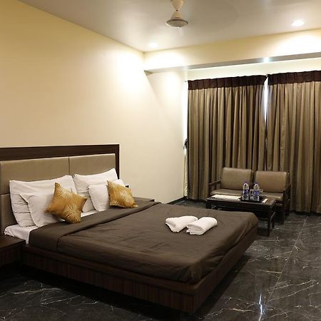 Hotel Jawahar Ulhāsnagar Dış mekan fotoğraf