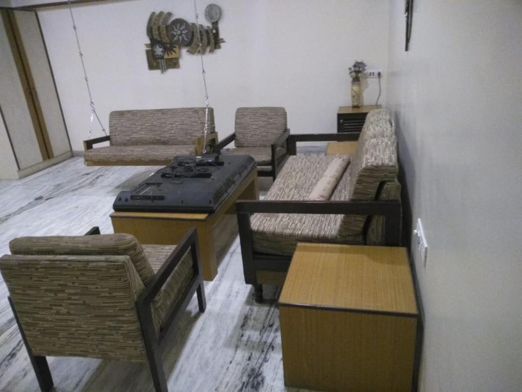 Hotel Jawahar Ulhāsnagar Dış mekan fotoğraf