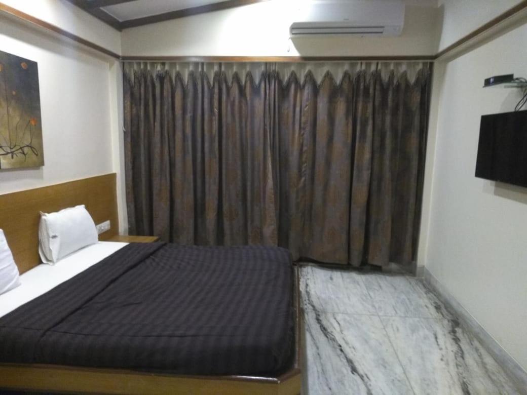 Hotel Jawahar Ulhāsnagar Dış mekan fotoğraf