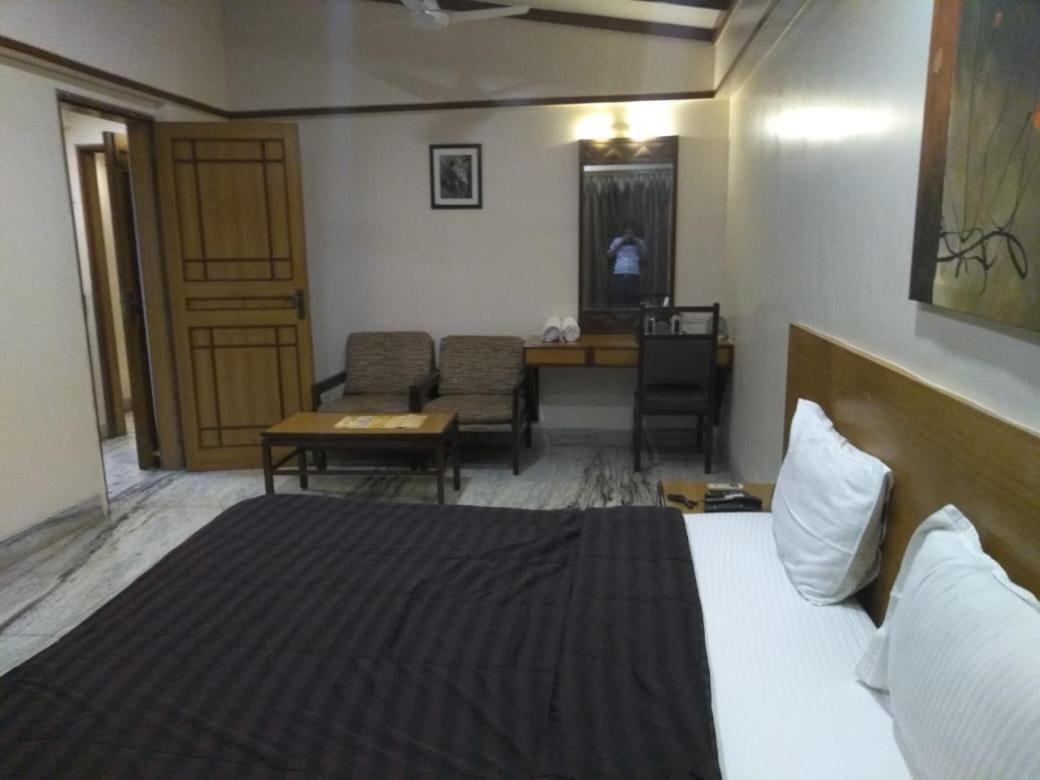Hotel Jawahar Ulhāsnagar Dış mekan fotoğraf