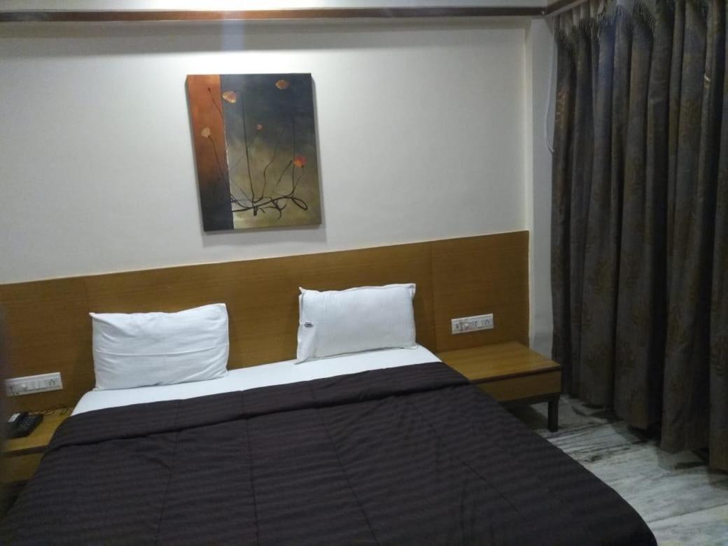 Hotel Jawahar Ulhāsnagar Dış mekan fotoğraf