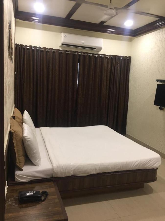 Hotel Jawahar Ulhāsnagar Dış mekan fotoğraf
