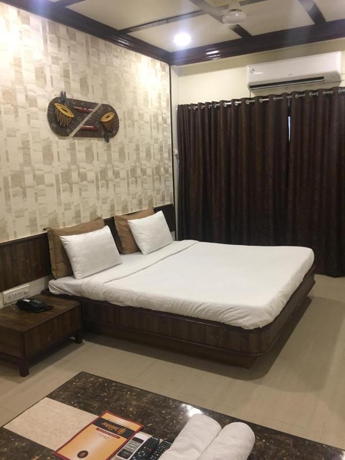 Hotel Jawahar Ulhāsnagar Dış mekan fotoğraf