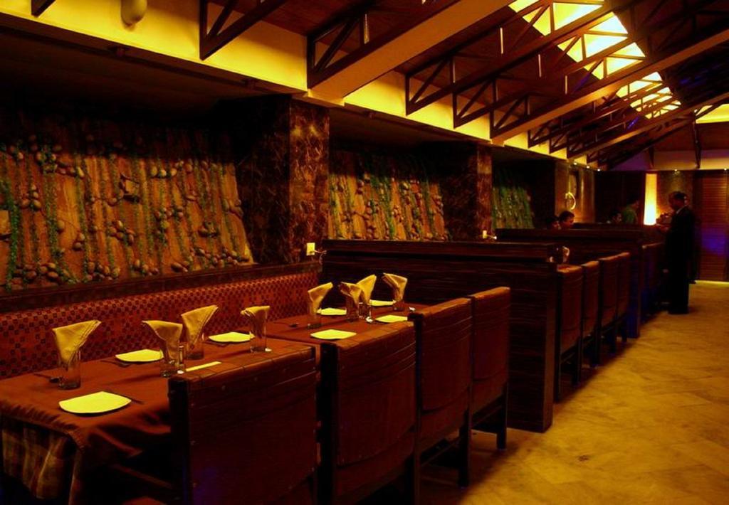 Hotel Jawahar Ulhāsnagar Dış mekan fotoğraf