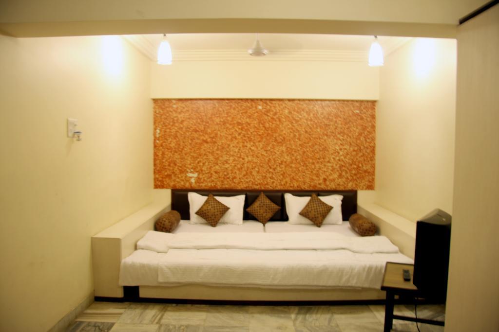Hotel Jawahar Ulhāsnagar Dış mekan fotoğraf