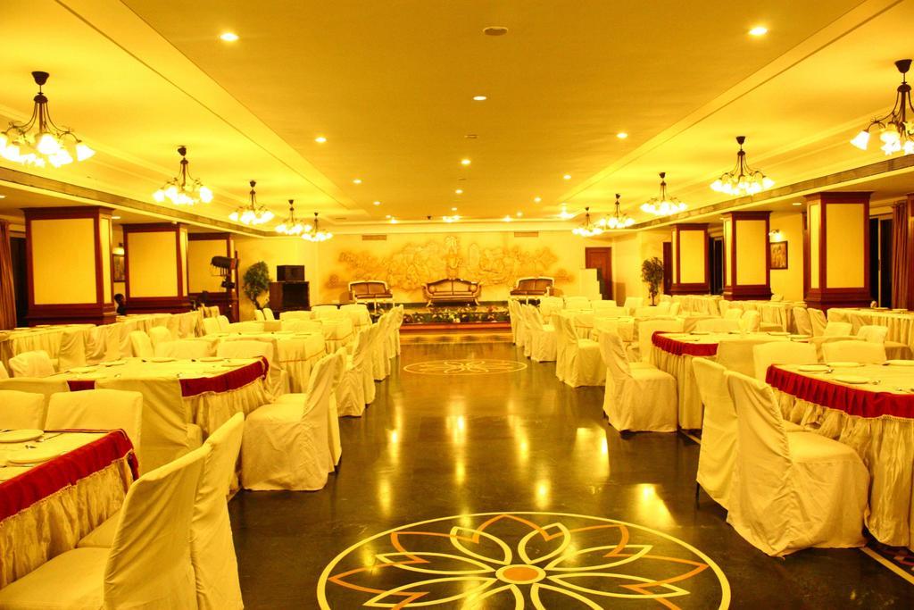 Hotel Jawahar Ulhāsnagar Dış mekan fotoğraf