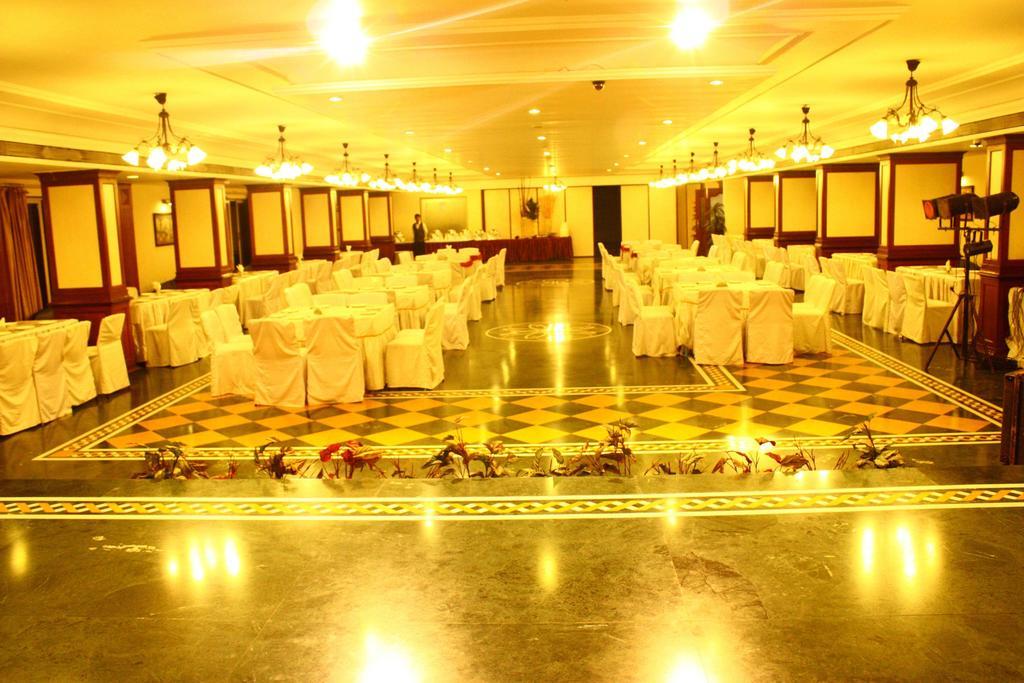 Hotel Jawahar Ulhāsnagar Dış mekan fotoğraf