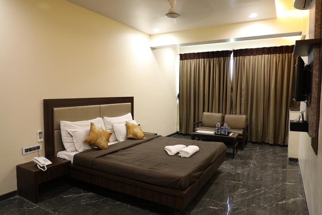 Hotel Jawahar Ulhāsnagar Dış mekan fotoğraf