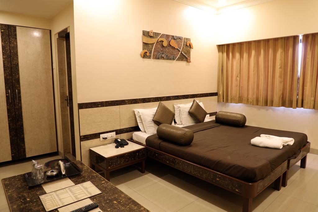 Hotel Jawahar Ulhāsnagar Dış mekan fotoğraf