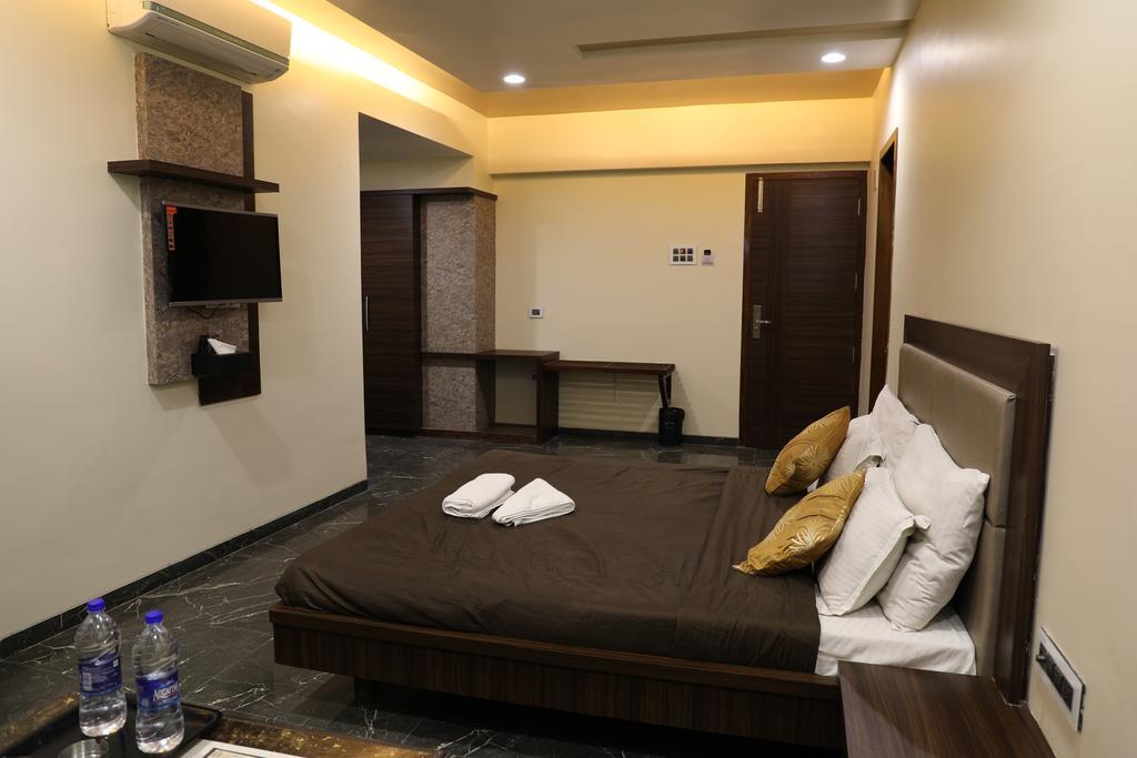 Hotel Jawahar Ulhāsnagar Dış mekan fotoğraf