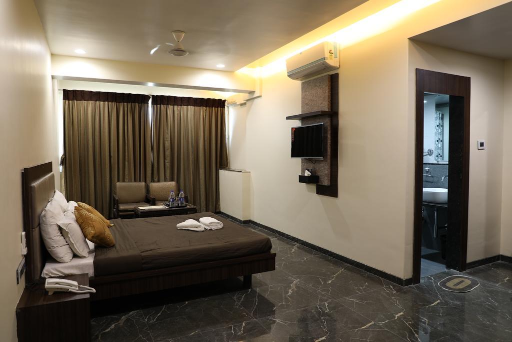 Hotel Jawahar Ulhāsnagar Dış mekan fotoğraf