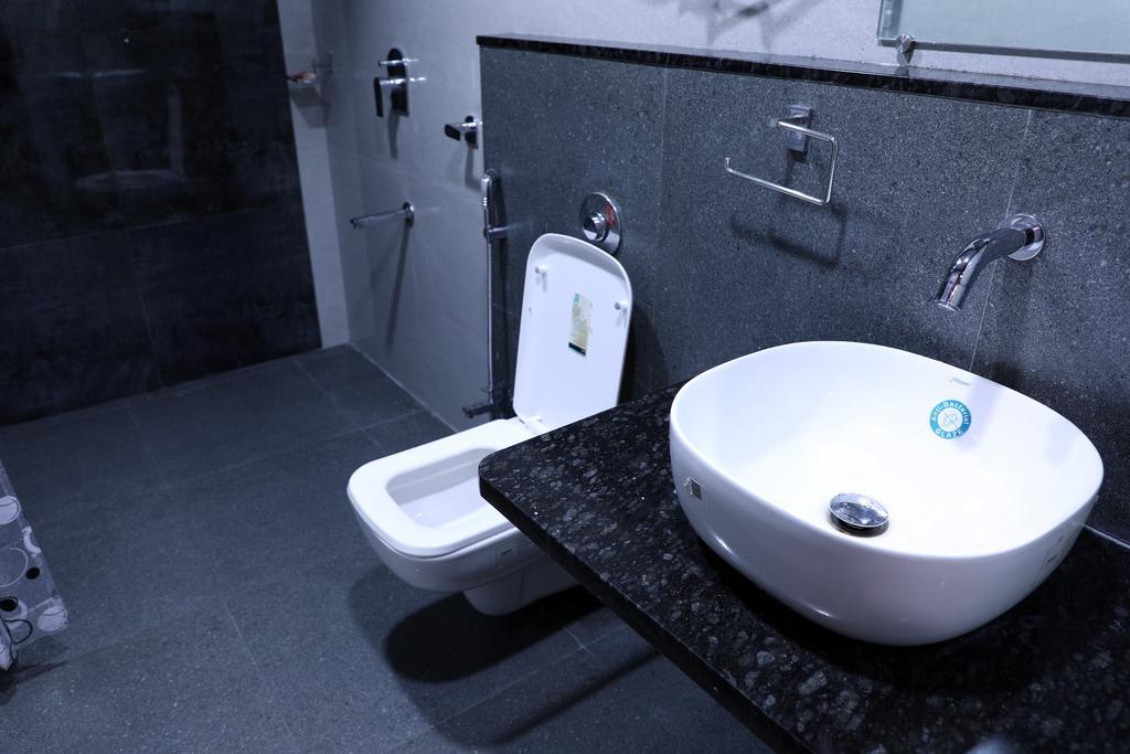 Hotel Jawahar Ulhāsnagar Dış mekan fotoğraf