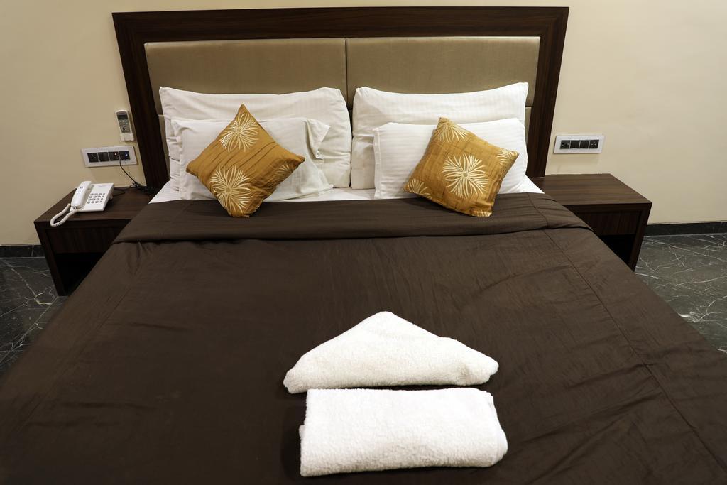 Hotel Jawahar Ulhāsnagar Dış mekan fotoğraf
