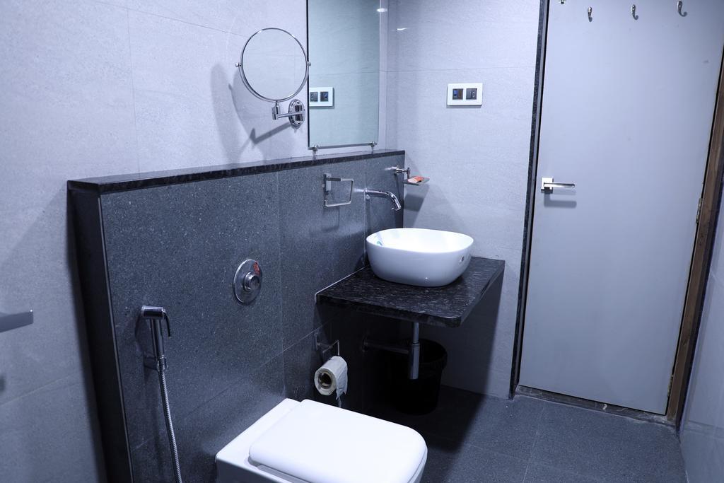 Hotel Jawahar Ulhāsnagar Dış mekan fotoğraf